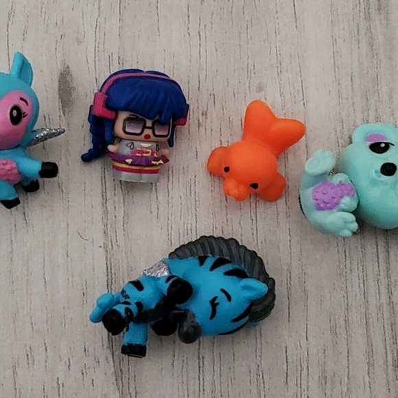 Lot 5 miniature figures Hatchimals Deeraloo Mini MixieQ's Hip Hop Dancer - Picture 2 of 9